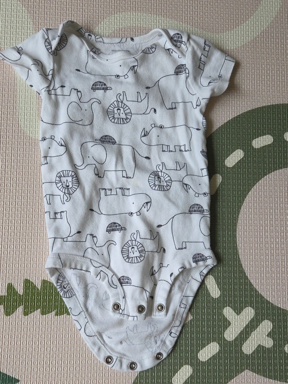 💙3-6M White Baby One-Piece with Black Animal Outline Print